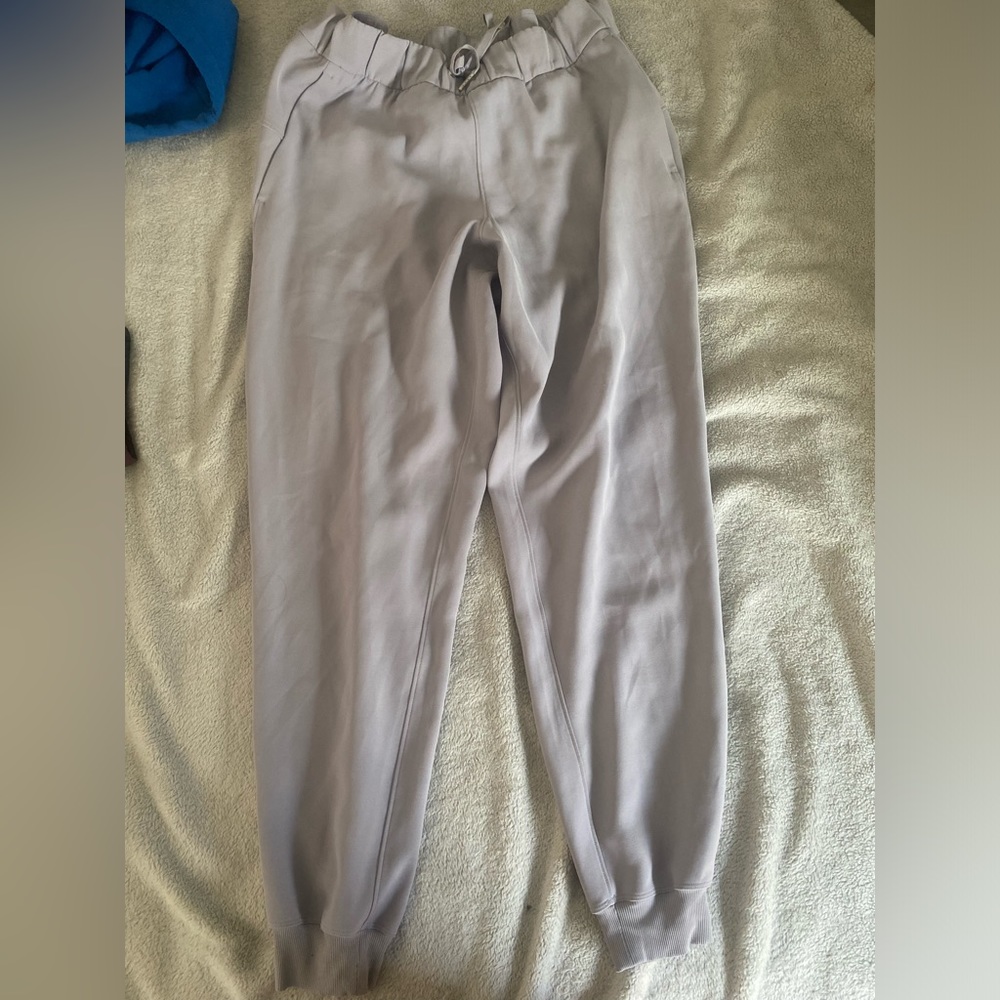 Lululemon on the fly pants